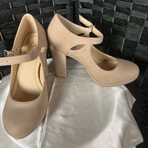 Chic Nude Mary Jane Heels